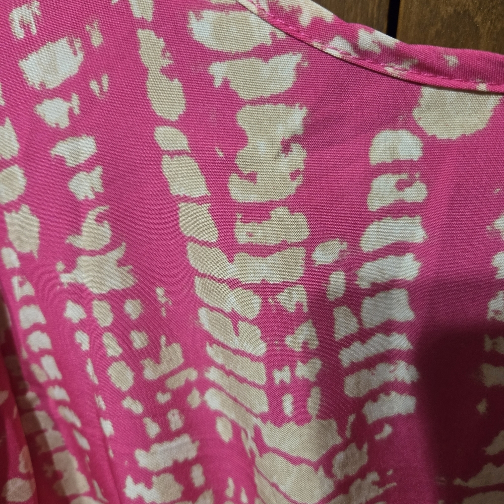 SHEIN Hot Pink and Cream V-Neck Empire Waist Tunic - Picture 4 of 5
